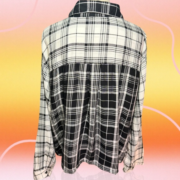 NWT Lane Bryant ‘Classic Long-Sleeve Collared Button-Down Crop Shirt’ in Plaid - Picture 5 of 6